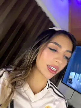 Show de Atenea_cute21 na webcam