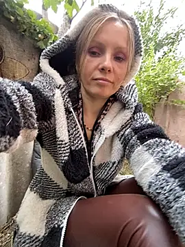 Anita-Smith Chat XXX in diretta