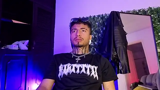 JuanCamiilo_66 webcam show