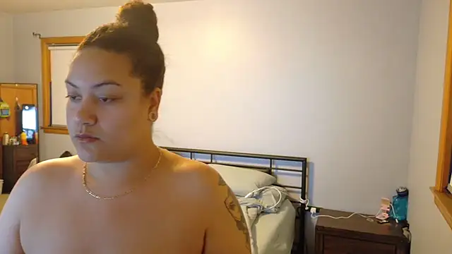 honeeyyy_pot Show in webcam