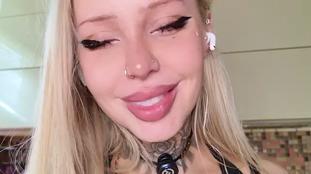 Chat +18 de 2badforyou ao vivo