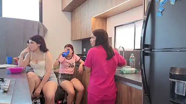 Pertunjukan Kamera Web Hall_sextape