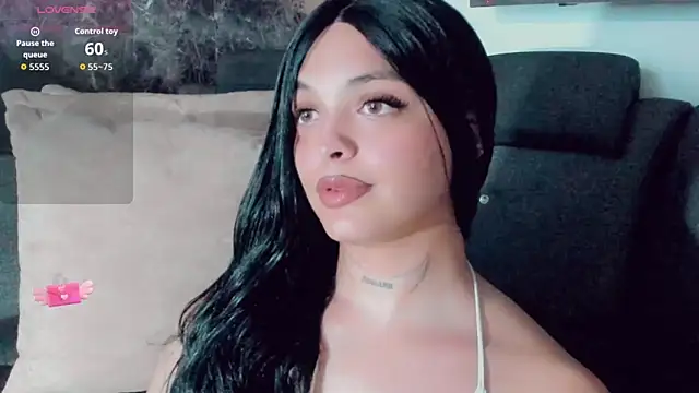 Emmaa_Saenz_のウェブカメラショー