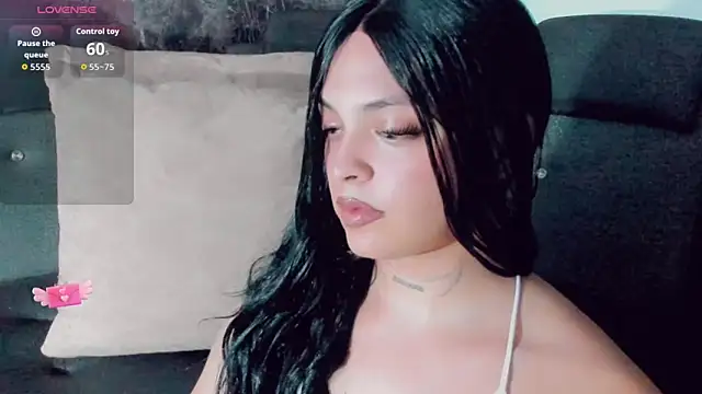 Emmaa_Saenz_ Pertunjukan Webcam