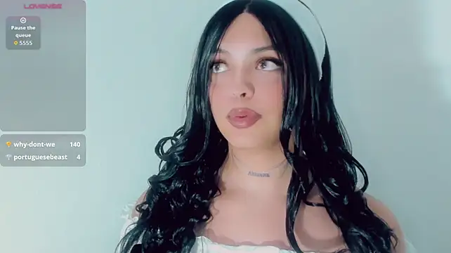 Pokazy przed kamerką – Emmaa_Saenz_