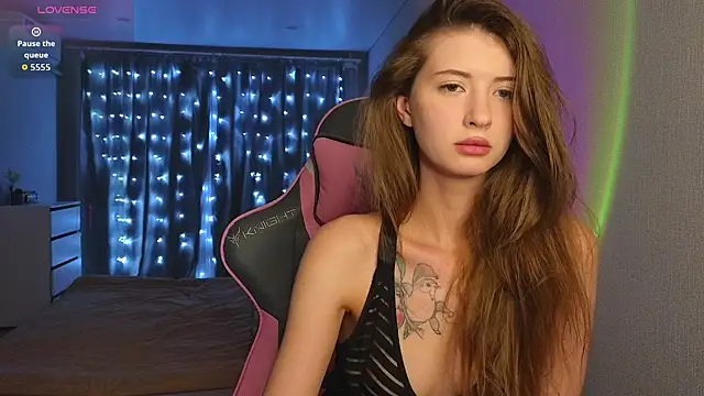 katie___cat Adlı Modelin Canlı XXX Sohbeti