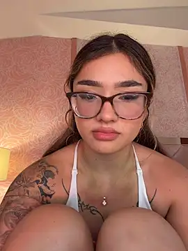 แชท XXX สดของ Arianavillada