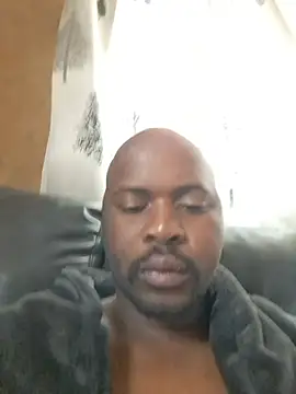 BlackMaskedBear Pertunjukan Webcam