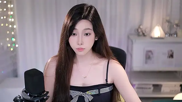 XXX chat uživo modela SleepArtist