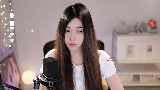 XXX chat uživo modela SleepArtist