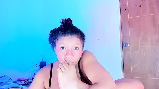 Chat XXX en directo de Emily_Coper18