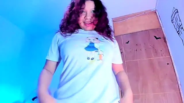 XXX chat uživo modela Emily_Coper18