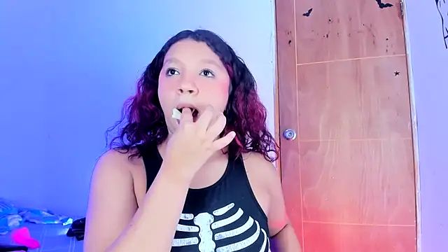 Emily_Coper18 élő XXX-chatje
