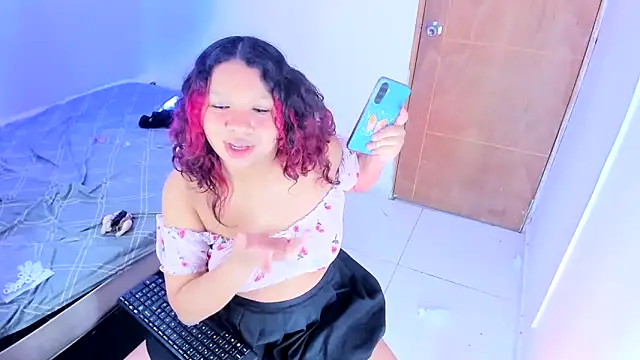 Chatroom XXX en direct de Emily_Coper18