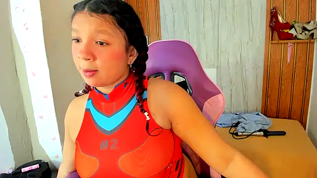 Chat XXX en directo de Emily_Coper18