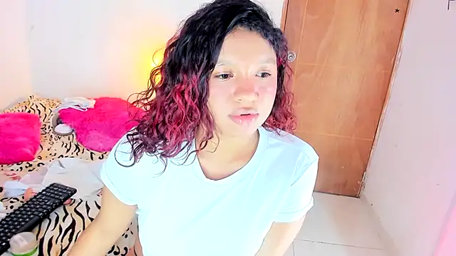 Emily_Coper18's Live XXX Chat