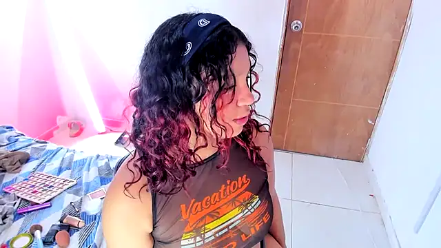 Czat XXX na żywo – Emily_Coper18