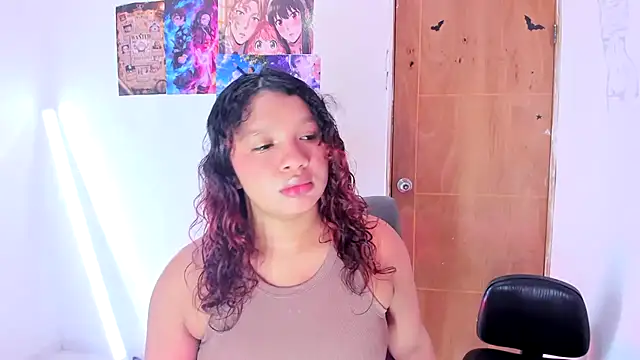 Živý XXX chat Emily_Coper18