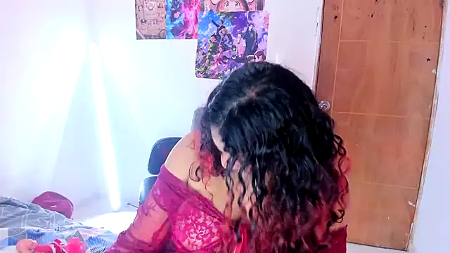XXX chat uživo modela Emily_Coper18
