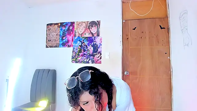 Emily_Coper18's Live XXX Chat
