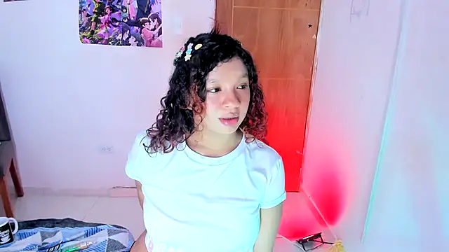 Emily_Coper18's Live XXX Chat