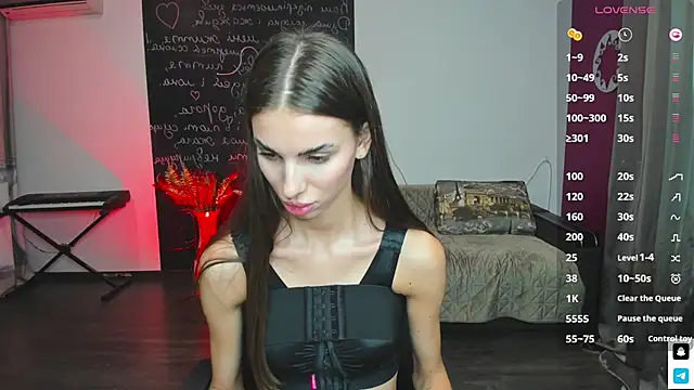 Pokazy przed kamerką – GracefulDoll