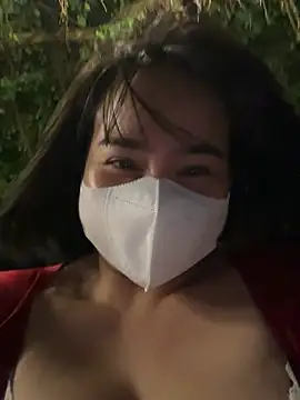 May-Squirt 网络视讯表演