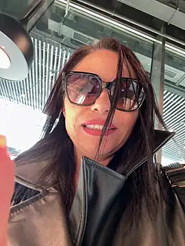 KimKelly13: διαδικτυακό σόου στην κάμερα