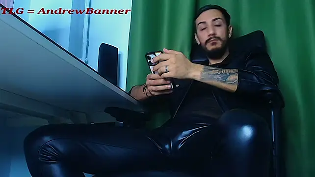 AndrewBanner Show in webcam