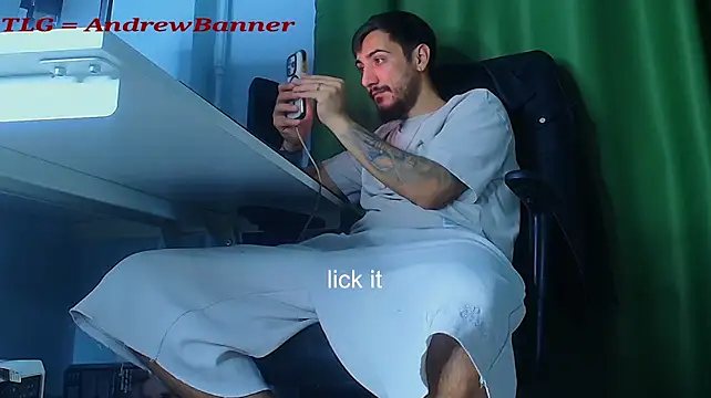 AndrewBanner's Live XXX Chat