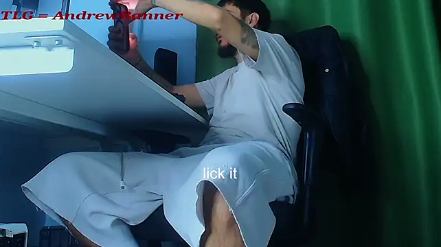 AndrewBanner Show in webcam