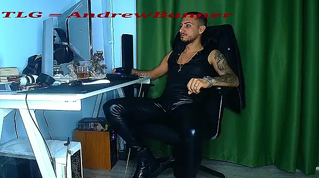 הופעת וובקאם של AndrewBanner