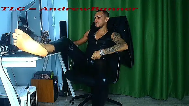 AndrewBanner Show in webcam