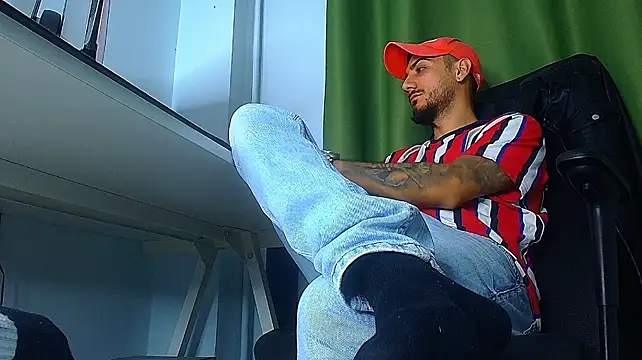 Show modela AndrewBanner na web-kameri