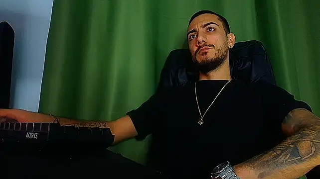 عرض كام AndrewBanner
