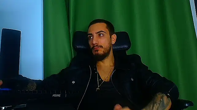 Show modela ArroganceKING na web-kameri
