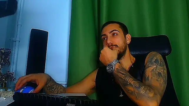 ArroganceKING Show in webcam