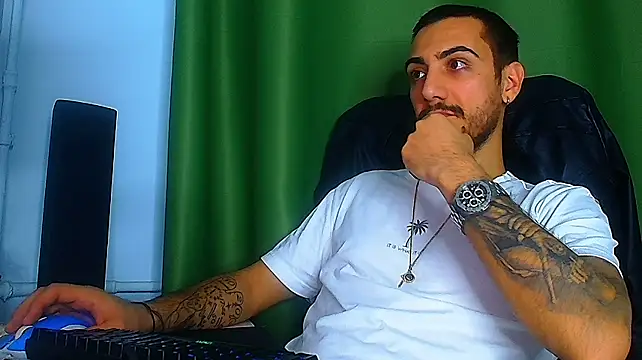ArroganceKING Show in webcam