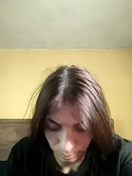 AntoniaHottie – Naživo chatovacia miestnosť