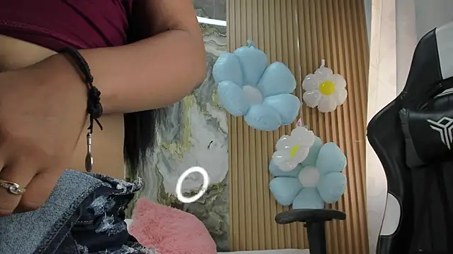 Lili_16's Live XXX Chat