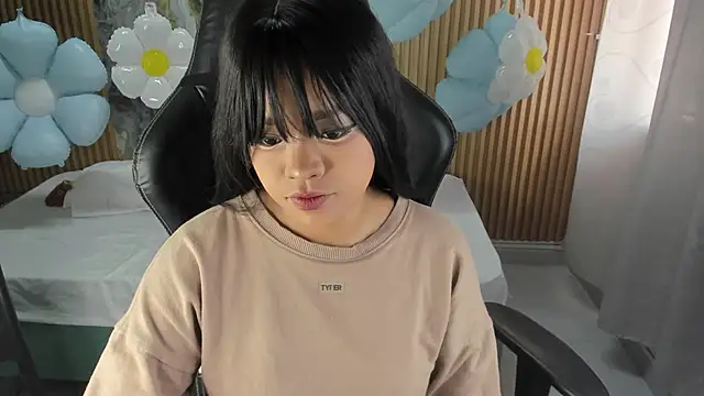 Czat XXX na żywo – Lili_16