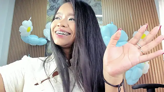 Lili_16's Live XXX Chat
