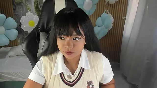 Lili_16 在線直播表演