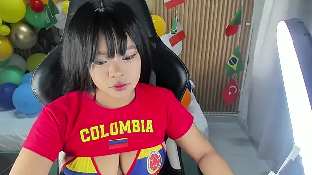 Lili_16's Webcam Show