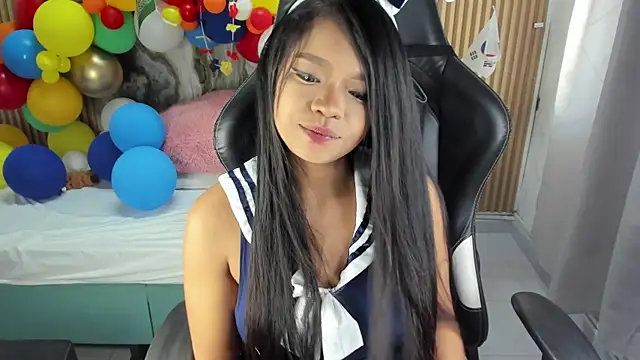 Lili_16 XXX чат на живо