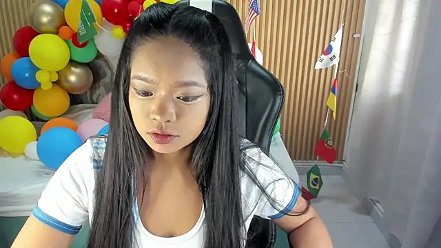 Lili_16's Webcam Show