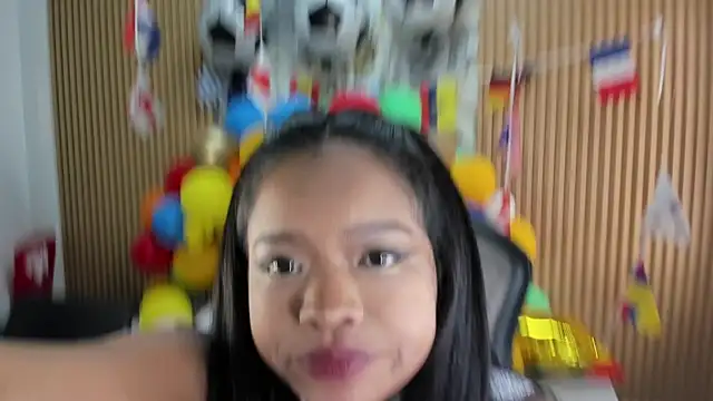 Lili_16's Webcam Show
