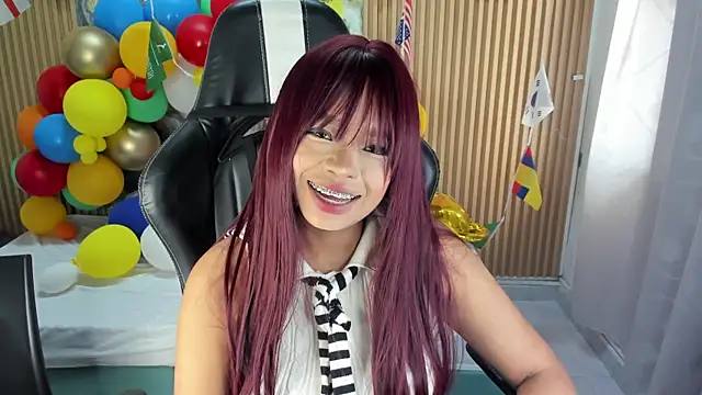 Lili_16's Webcam Show