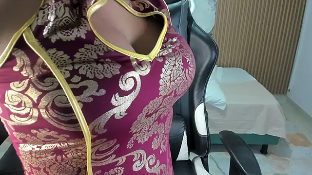 Lili_16: διαδικτυακό σόου στην κάμερα