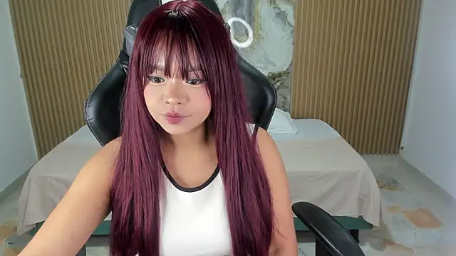 Lili_16's Webcam Show